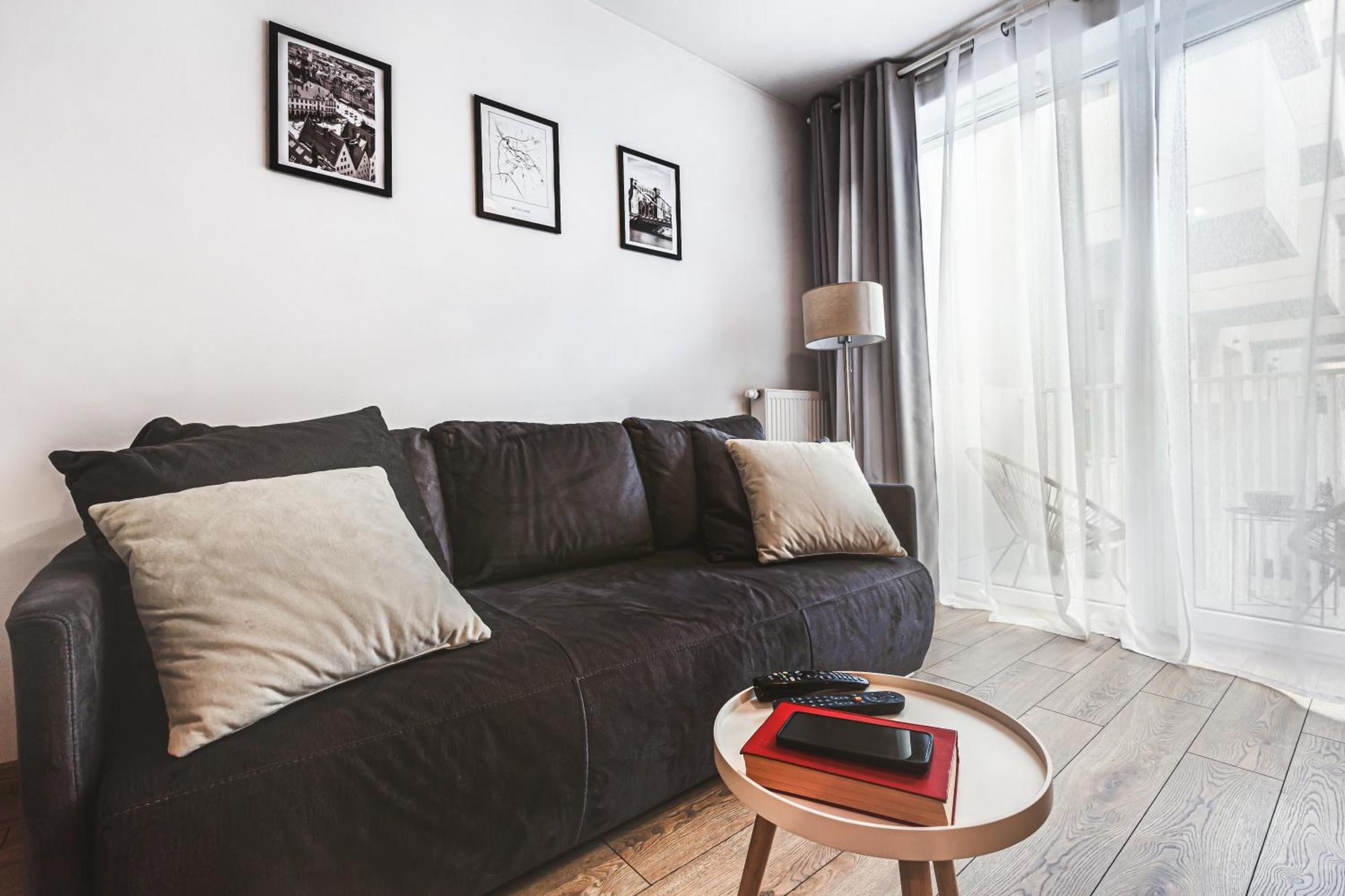 Komfortowy Apartament Z Balkonem I Parkingiem - Wroclaw — Photos 2